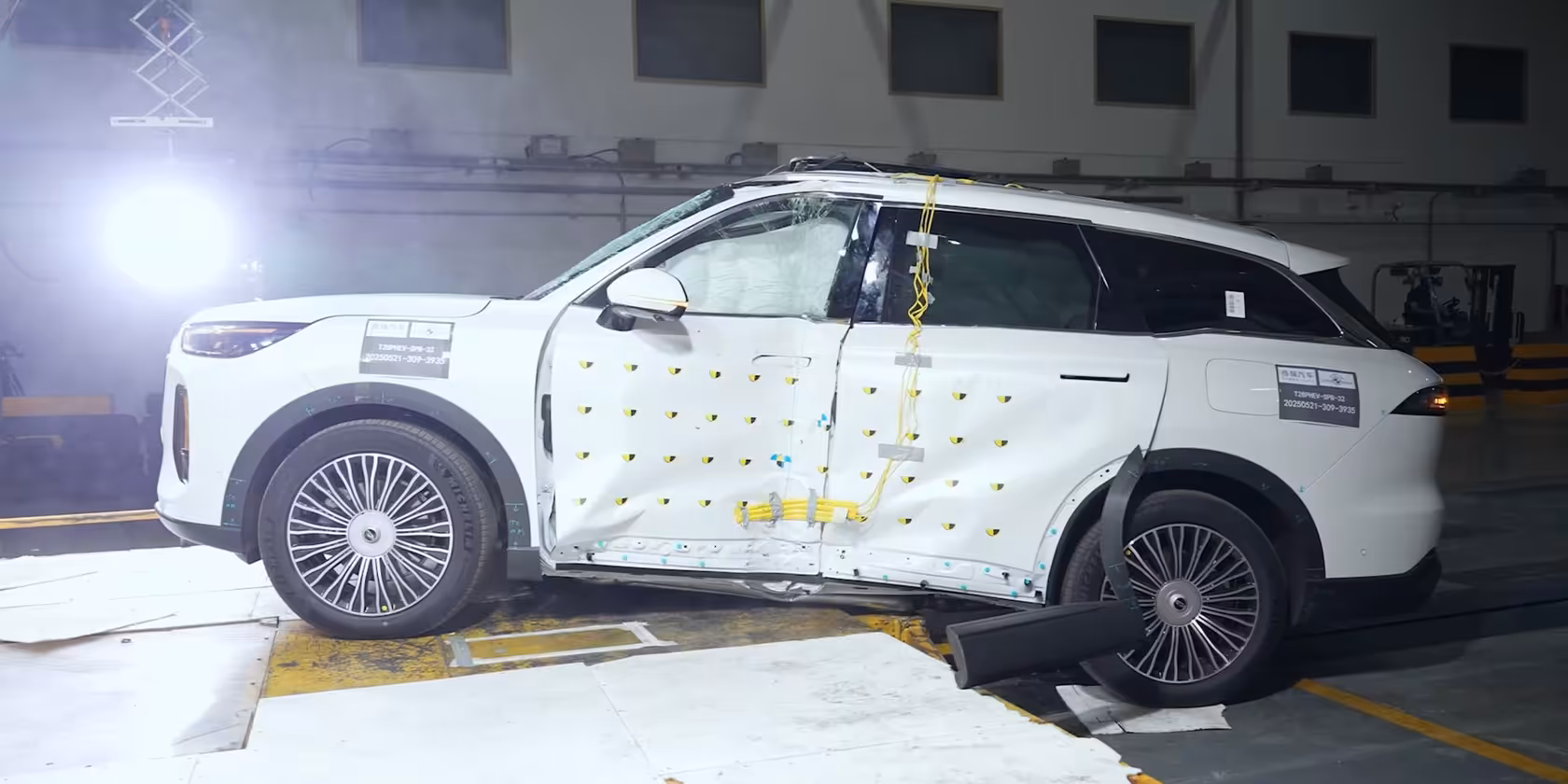 CHERY TIGGO 9 успешно прошел краш-тест на боковой удар о столб по стандартам Euro NCAP